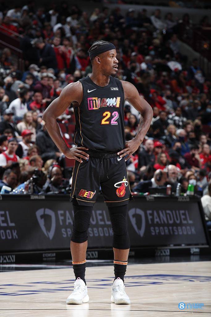 利物浦训练开放日,今晚篮板制胜引欢呼,NBA季后赛在即,阵容厚度经受考验的简单介绍-九游体育
